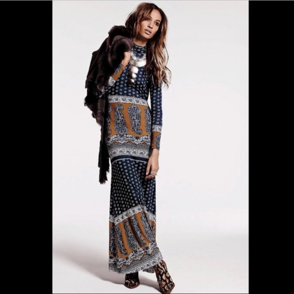 Novella Royale Blackbird maxi backless dress